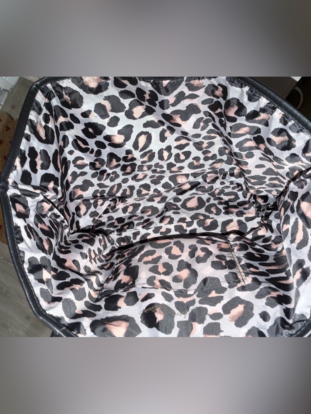 Victoria’s Secret Black & Gold Tote Bag – Leopard Print Lining - Picture 6 of 10